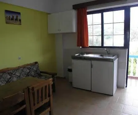 Afroditi Artemis Apartman Stegna